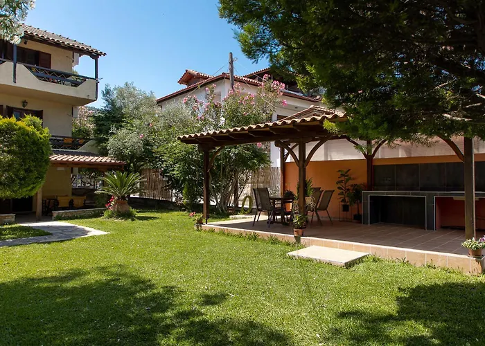Lazaros Beachfront Apartments & Studios