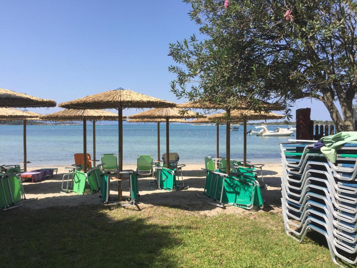 Daire Lazaros Beachfront &