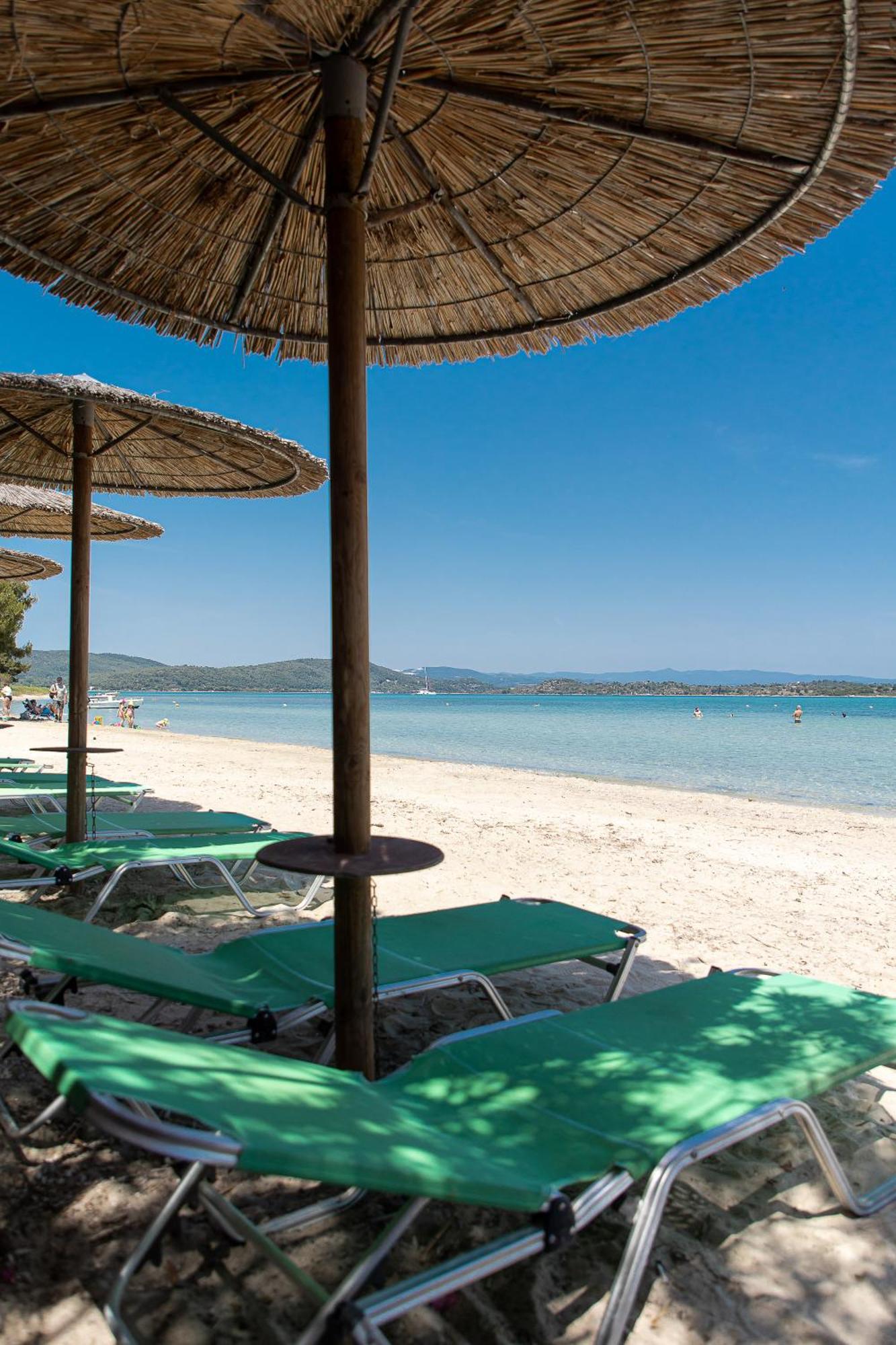 Daire Lazaros Beachfront & *