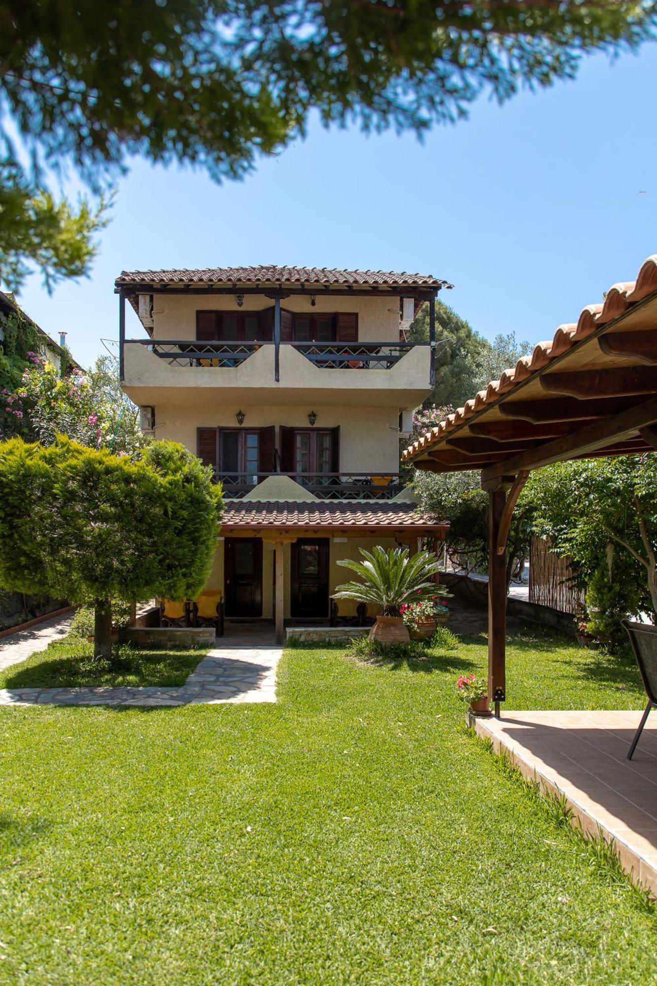 Lazaros Beachfront & * Vourvourou