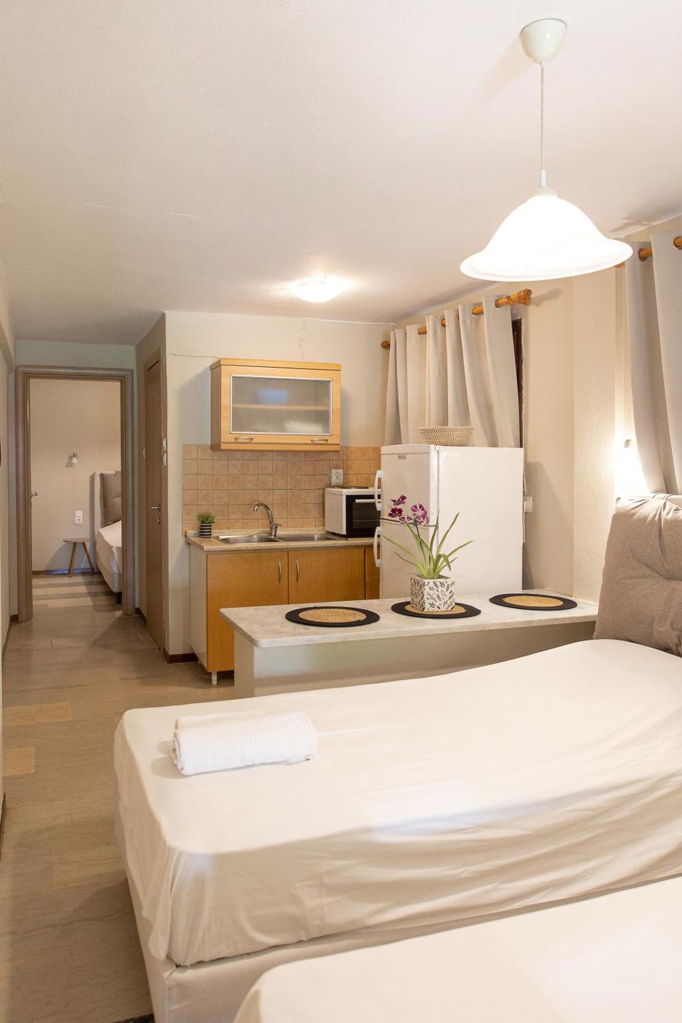 Lazaros Beachfront & Daire